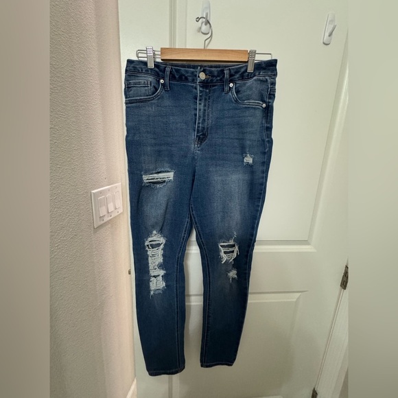 refuge Denim - Refuge Denim Colombia Blue Skinny High Rise Curvy Distressed Jeans Size 9